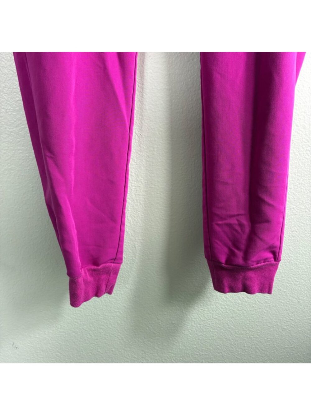 FIGS Women’s Zamora Joggers Scrub Pants Raspberry Sorbet Sz M - Picture 4 of 9